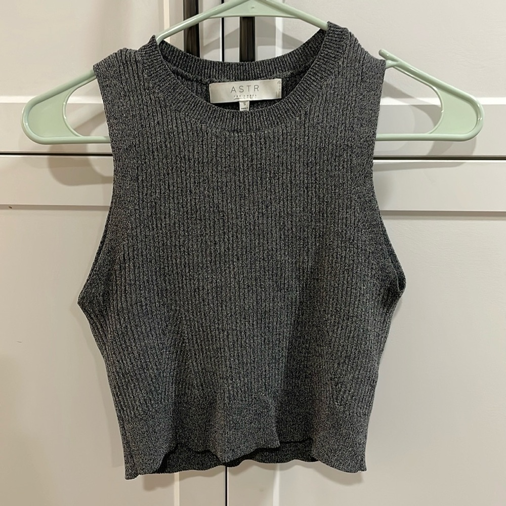 Astr The Label Ribbed Crop Top
